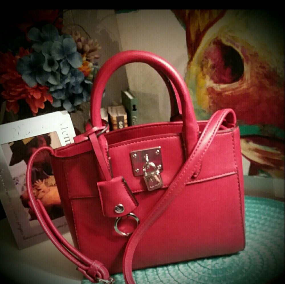 NINE WEST Vintage Shoulder Or Hand Bag Purse Red Pockets